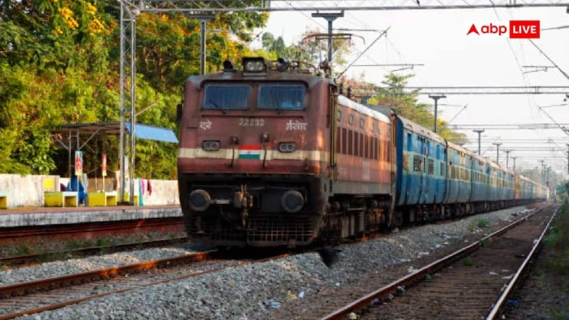 Southern Railway: Rs 1,000 Fine for Loud Phone Use
