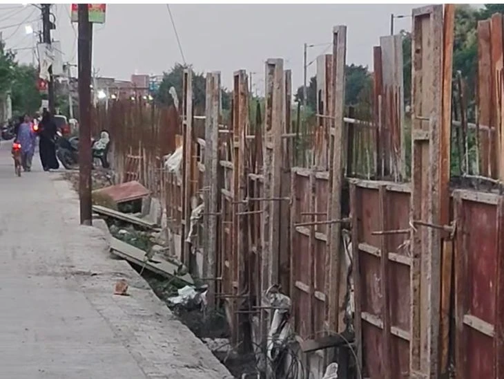 Safety First! Major Railway Construction Begins Near Kabir Colony Ward 79