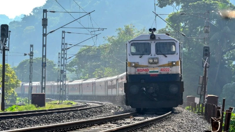 Mau to Mumbai LTT Special Train: New Festive Service Announced