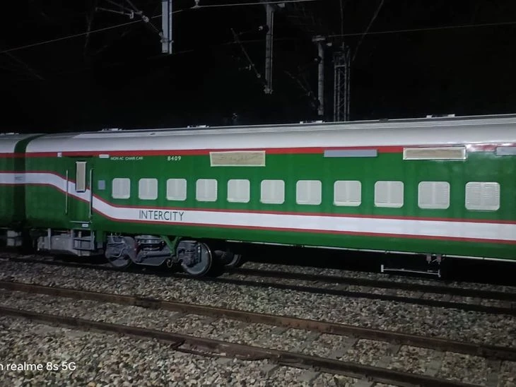 Indian Railways Sends 18 LHB Coaches to Bangladesh