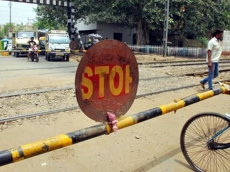 Hardoi: Madhauganj Railway Crossing Closure for Maintenance