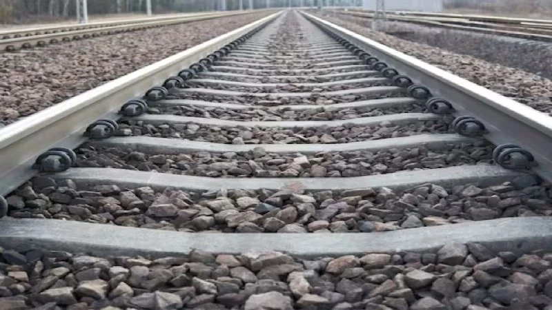 Anand Vihar Parcel Services to go Private!