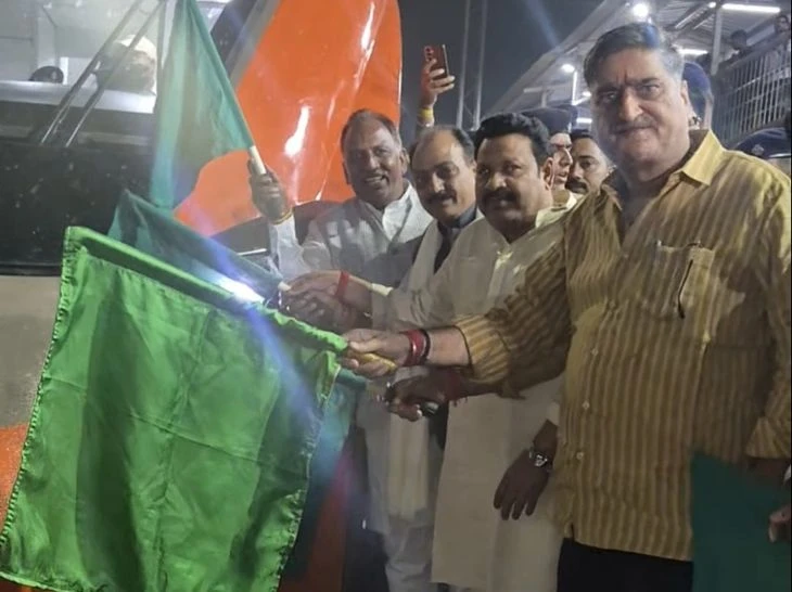 Vande Bharat Sleeper Starts Varanasi-Delhi via Aligarh!
