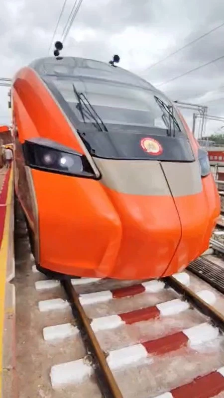 Vande Bharat Sleeper: Varanasi to New Delhi Service Launched