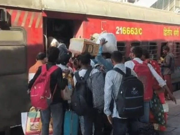 New Daily Night Train: Kanpur Central to Anand Vihar Terminal Approved!