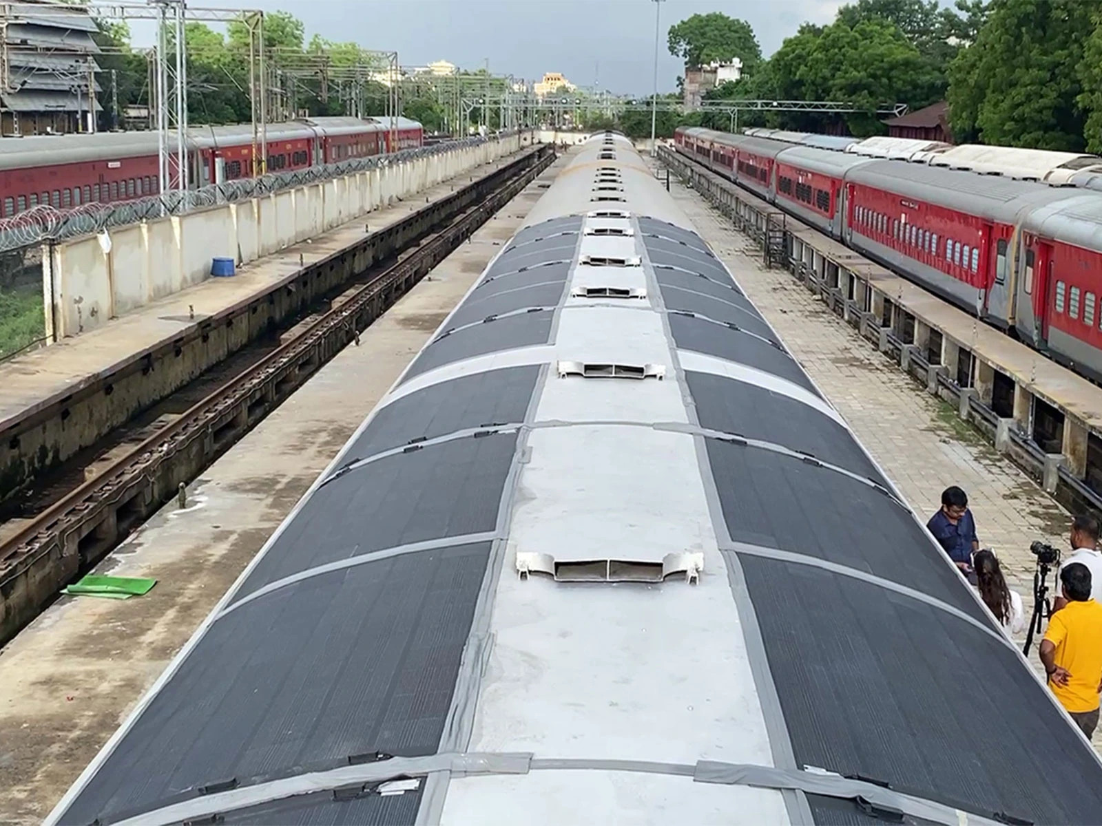 Festive Rush Alert: 102 Special Trains Announced for Dussehra & Diwali!