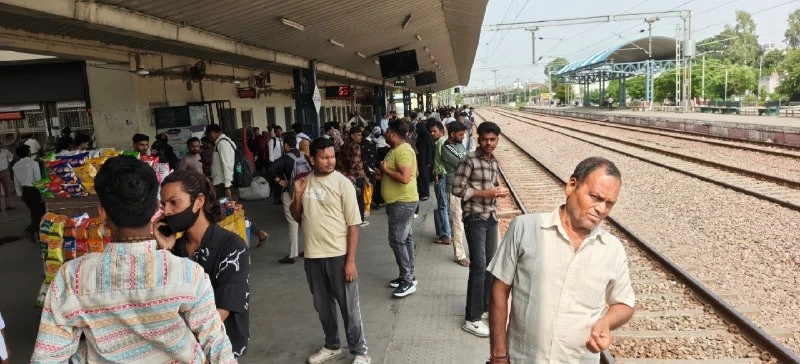 11 Trains Cancelled in Muzaffarnagar Amid Delhi Protests