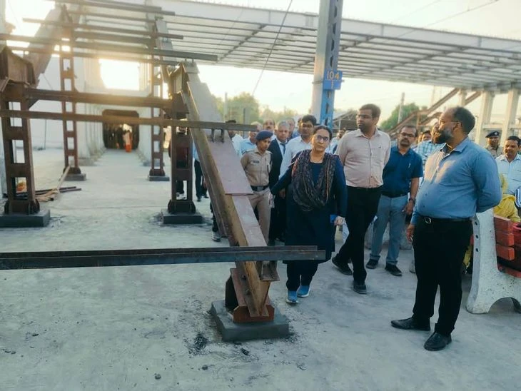 DRM Inspects Hapur Railway Station Redevelopment