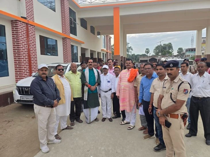 MP Inspects Sakri Railway Station Redevelopment