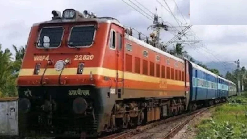 Ambikapur-Hazrat Nizamuddin Express Now Bi-Weekly Service!