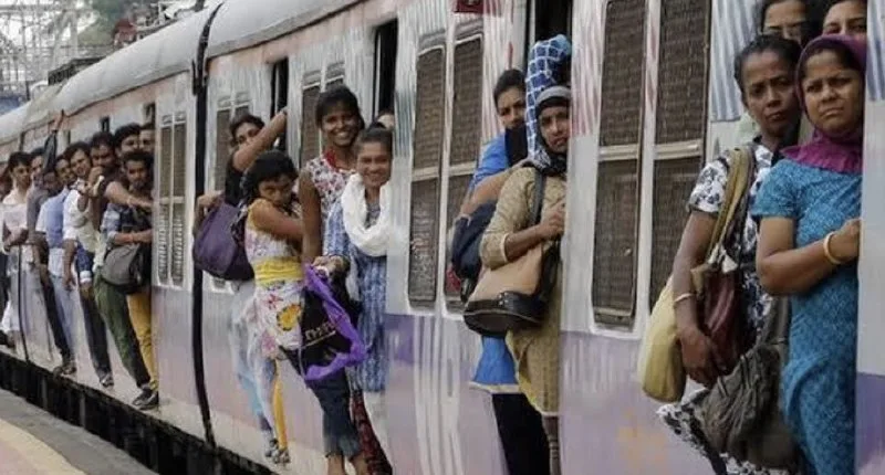 Local Train Services Disrupted for Hours Due to Signal Failure on Central Railway; Passengers Face Delays and Increased Congestion