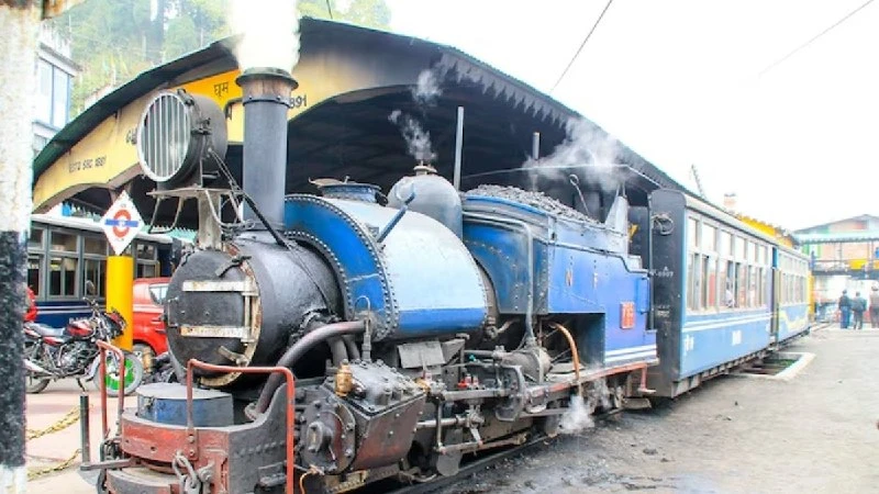 Darjeeling Himalayan Railway launches special Durga Puja joyride services