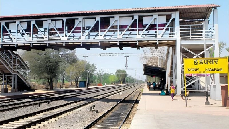 Central Railway announces train diversions and cancellations near Pune until October 4