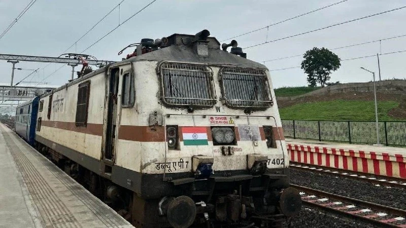 Western Railway prepares tenders to extend rail line from Tanda Road to Dhar