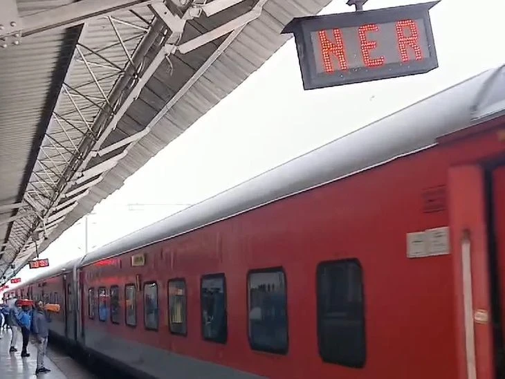 Indian Railways extends festival special trains and boosts Gorakhpur route infrastructure