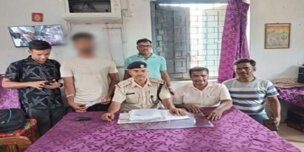 Railway Protection Force arrests two ticket touts in Rupsa and Uluberia