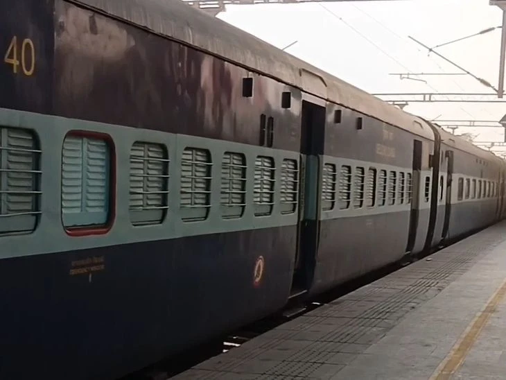 Lawmaker Abhishek Ranjan Petitions Railway Ministry for Ten Train Stoppages at Chanpatia