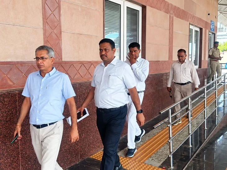 Kota DRM Anil Kalra inspects Bayana station redevelopment under Amrit Bharat Scheme