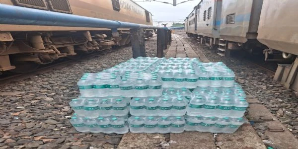Kharagpur Railway Division Seizes 660 Bottles of Unauthorized Drinking Water