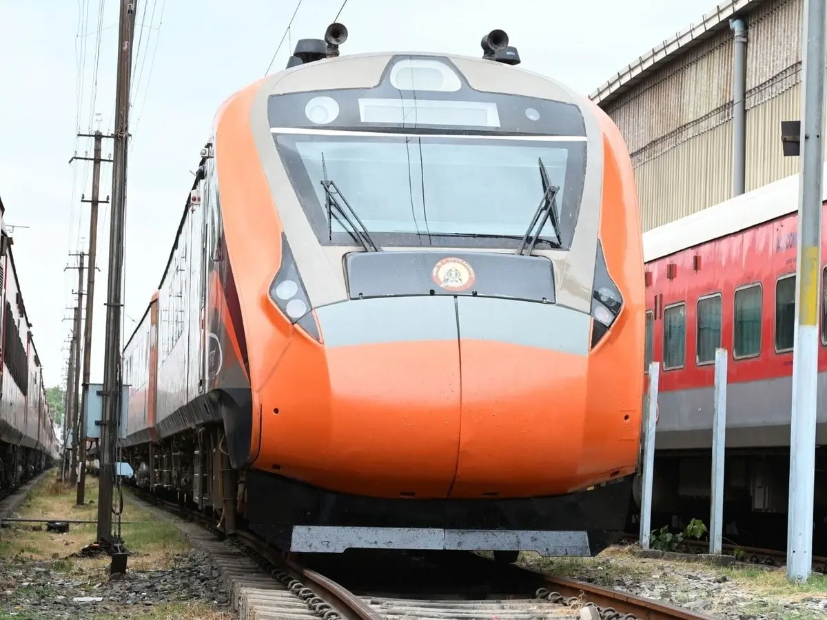 PM Modi Launches Vande Bharat and Two Amrit Bharat Express Trains from Bihar to Tamil Nadu, Enhancing Connectivity