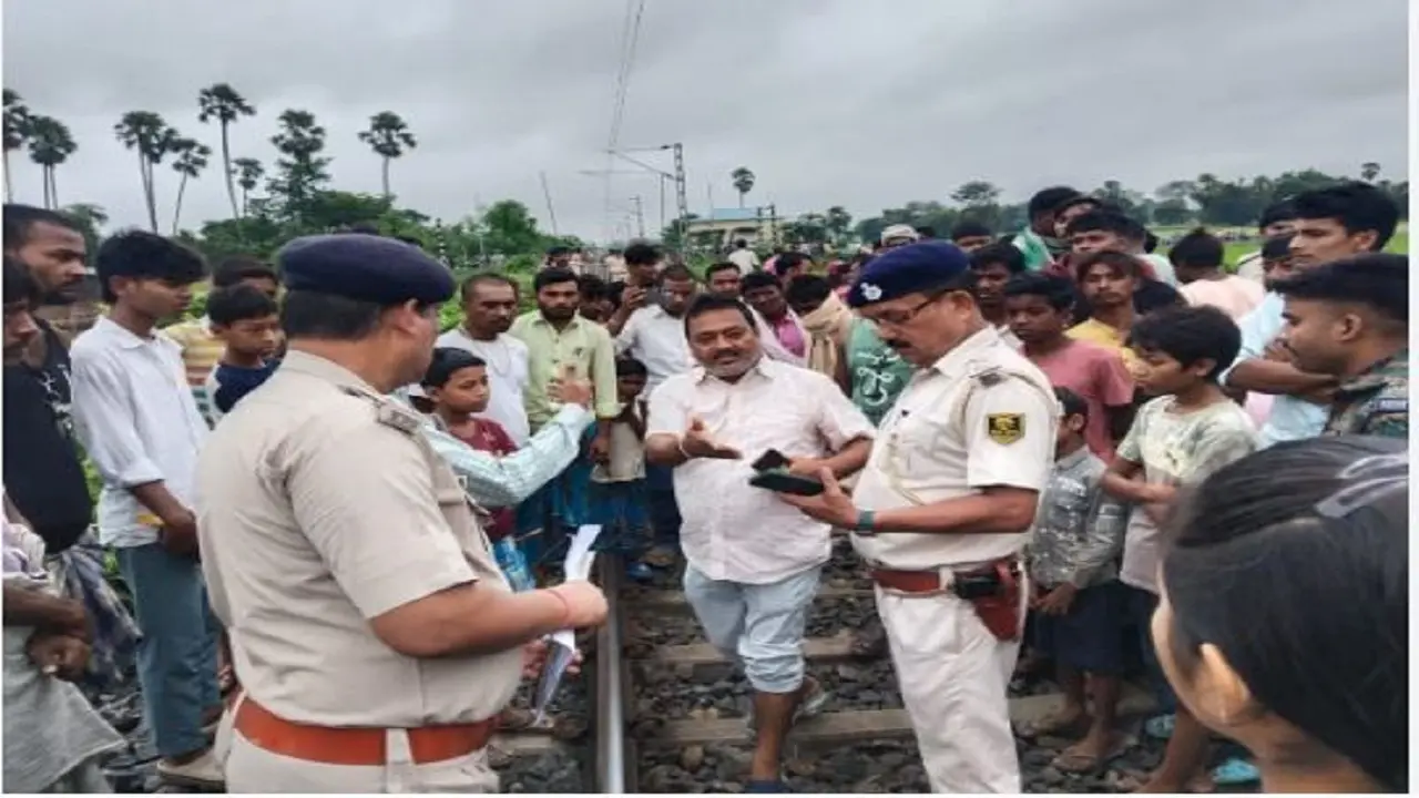 Three Killed as Vande Bharat Express Hits Pedestrians Returning from Durga Puja Mela in Purnia, Bihar