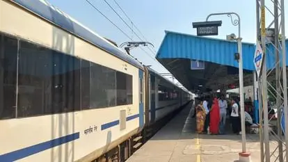 Technical Glitch Strands Passengers for Two Hours on Delhi-Katra Vande Bharat Train Near Bhodwal Majri and Samalkha Stations