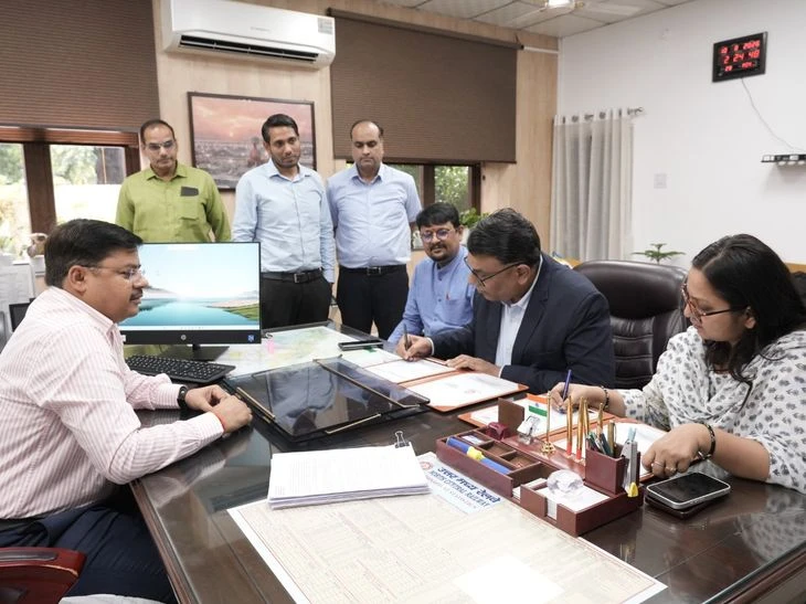 Prayagraj Division and Dalmia Cement partner to boost rail freight operations at Chunar
