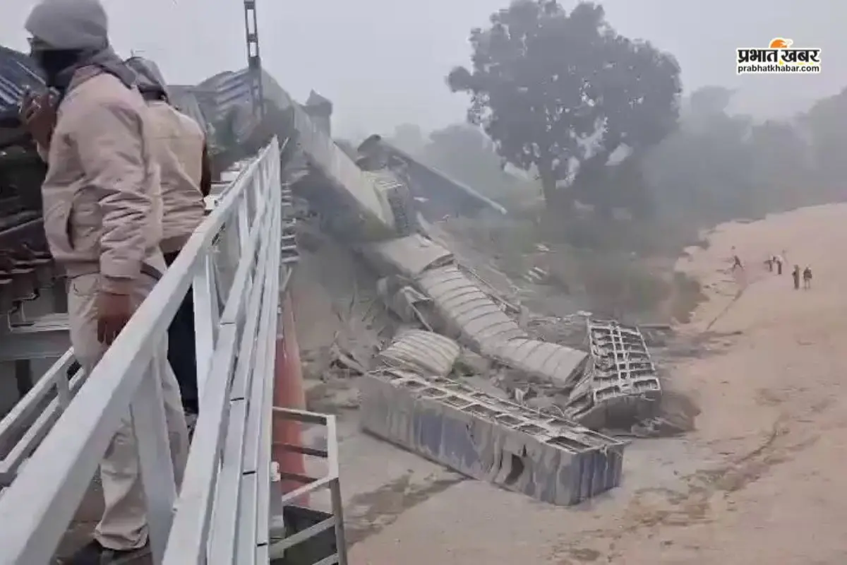 Bihar Train Accident: Viral VIDEO shows Malgadi derailing near Simultala station, disrupting train services.