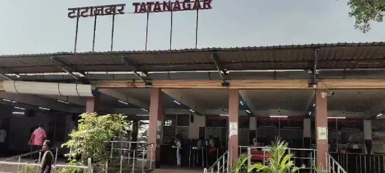 South Eastern Railway announces temporary halts for eight express trains at Mahadeosal for Sawan Mela