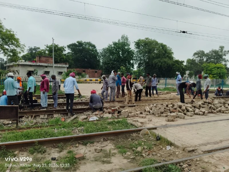 Janghai Junction railway crossing closes for four and a half hours for track maintenance