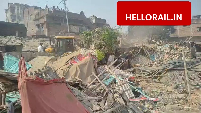 Bhagalpur Railway Encroachment Drive: Bulldozer Runs Over 24 Huts at Bhikhanpur Gumti Number 2
