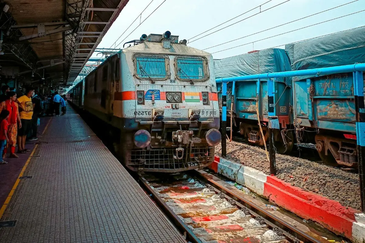Train Routes Changed in Bihar for Next Four Days: Several Trains to Take Alternate Routes Through Khagaria.