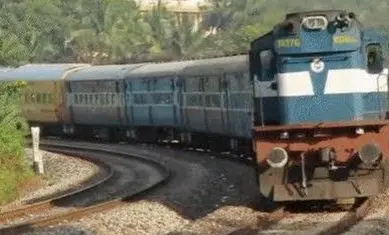 SECR cancels multiple trains for auto signaling work and extends special services