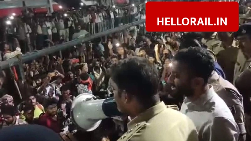 Patliputra Station: Railway to run 16 special trains after student protests